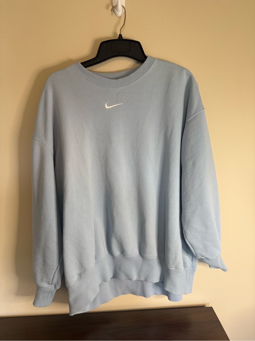 Nike Women's Light Blue Crewneck Sweatshirt